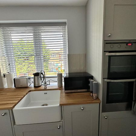 A Luxury 2 Bedroom Apartment Barnet Bagian luar foto