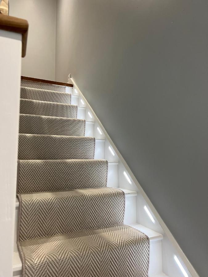 A Luxury 2 Bedroom Apartment Barnet Bagian luar foto
