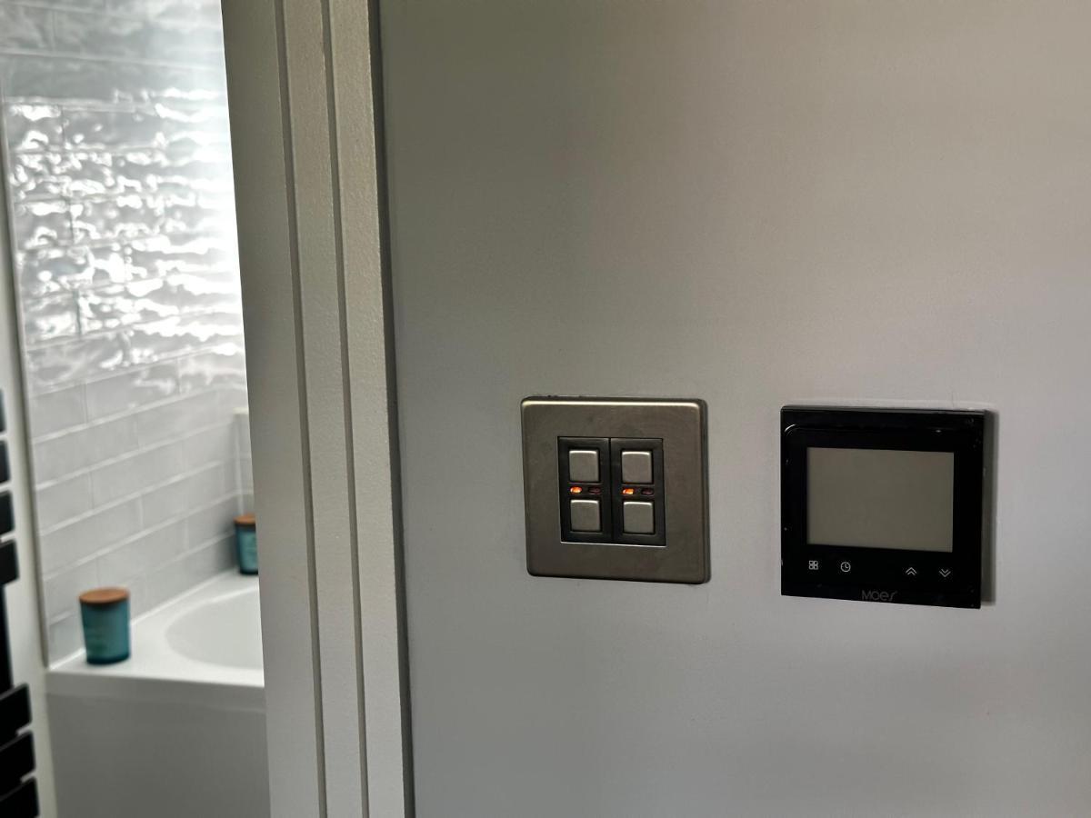 A Luxury 2 Bedroom Apartment Barnet Bagian luar foto